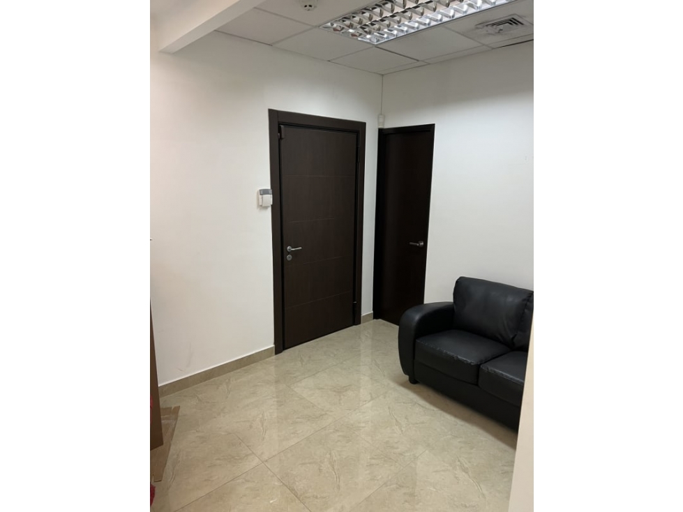 ALQUILER OFICINA EN OBARRIO 106 Mts $2,000 — foto 3