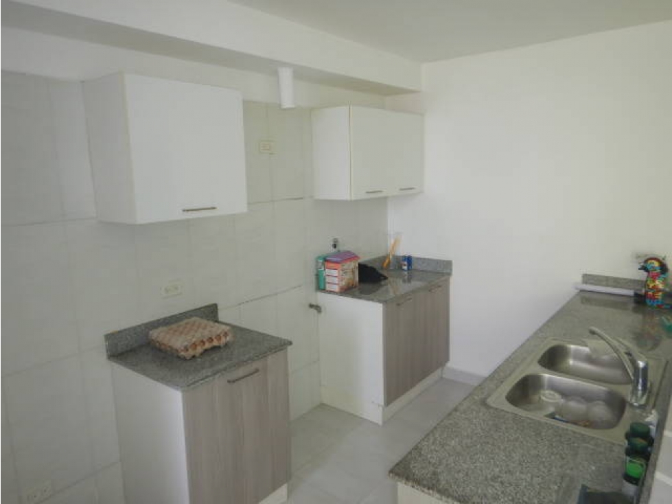 SE VENDE APARTAMENTO EN CARRASQUILLA — foto 2