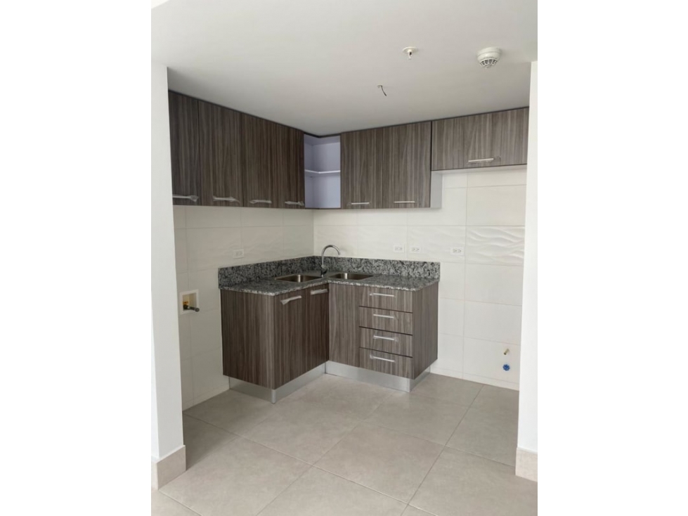 ALQUILER DE APARTAMENTO EN EL BOSQUE A SOLO $750.00 — foto 2