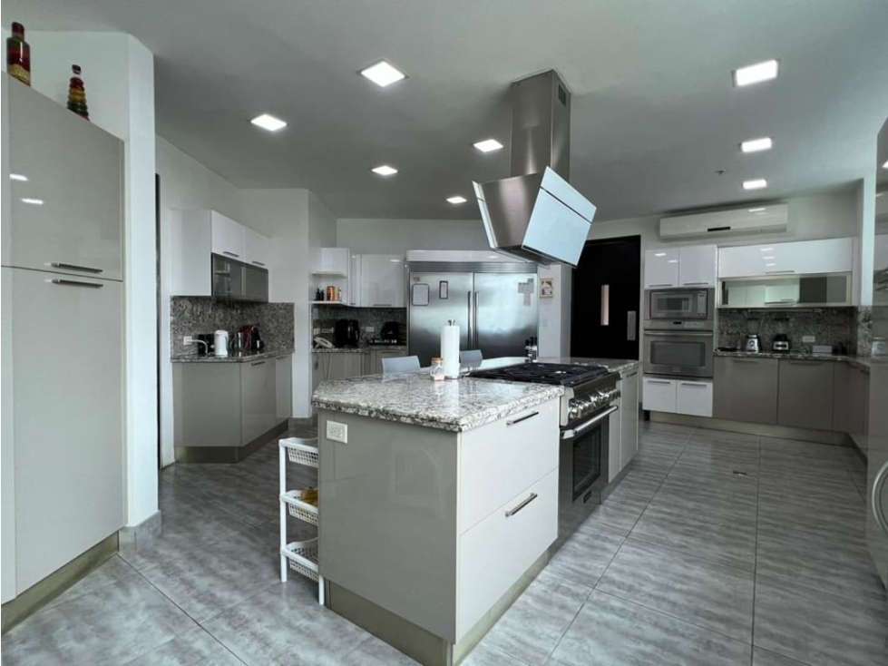 VENTA DE APARTAMENTO CON LINEA BLANCA EN PAITILLA — foto 2