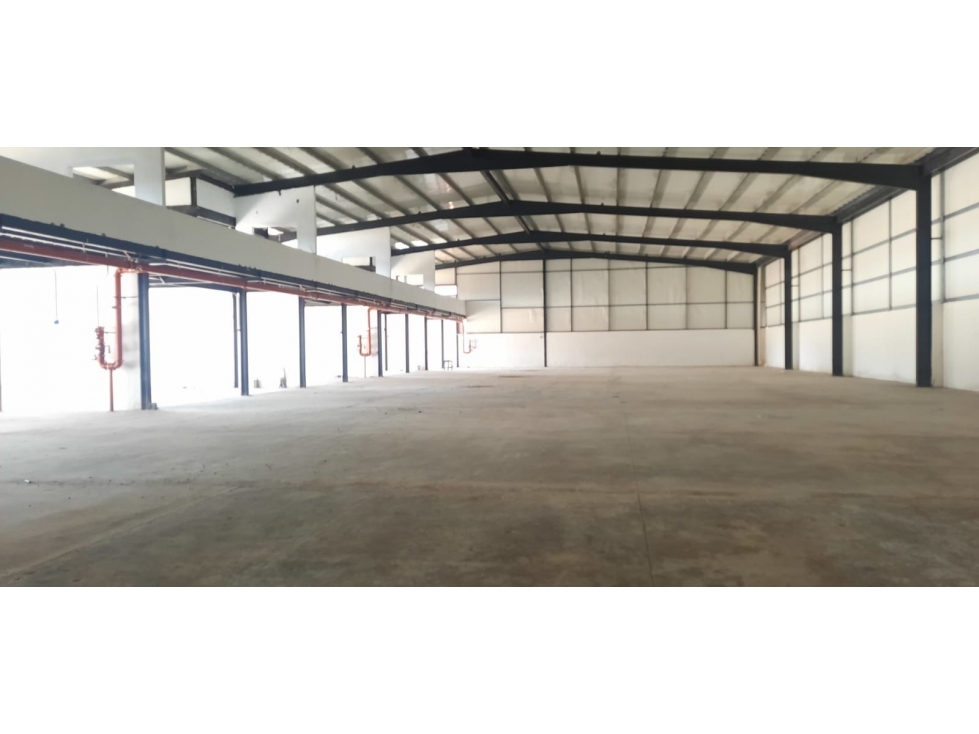 SE VENDE O SE ALQUILA BODEGA EN JUAN DIAZ >>2000MT2 — foto 2