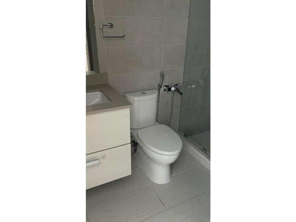 SE VENDE HERMOSO APARTAMENTO NUEVO EN THE TOWERS CALLE 50 !!!!! — foto 6