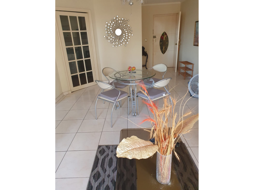 SE ALQUILA APARTAMENTO EN PH DELAVOR