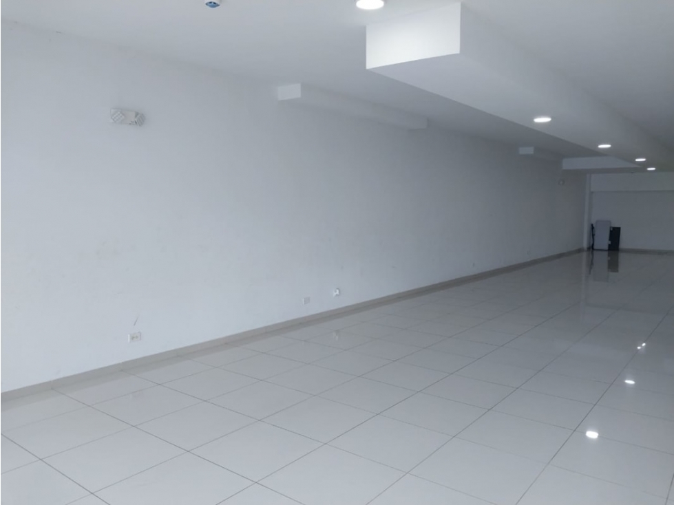 Alquilo Extraordinario Local listo para ocupar en la cresta — foto 3