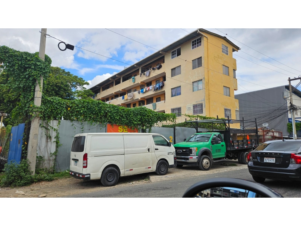 Terreno en venta parque lefevre - 1