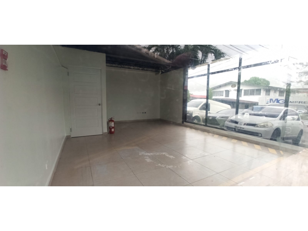 Alquiler de local en esquina con excelente visibilidad en Santa Elena — foto 5