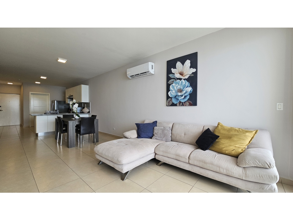SE ALQUILA APARTAMENTO EN AVE BALBOA