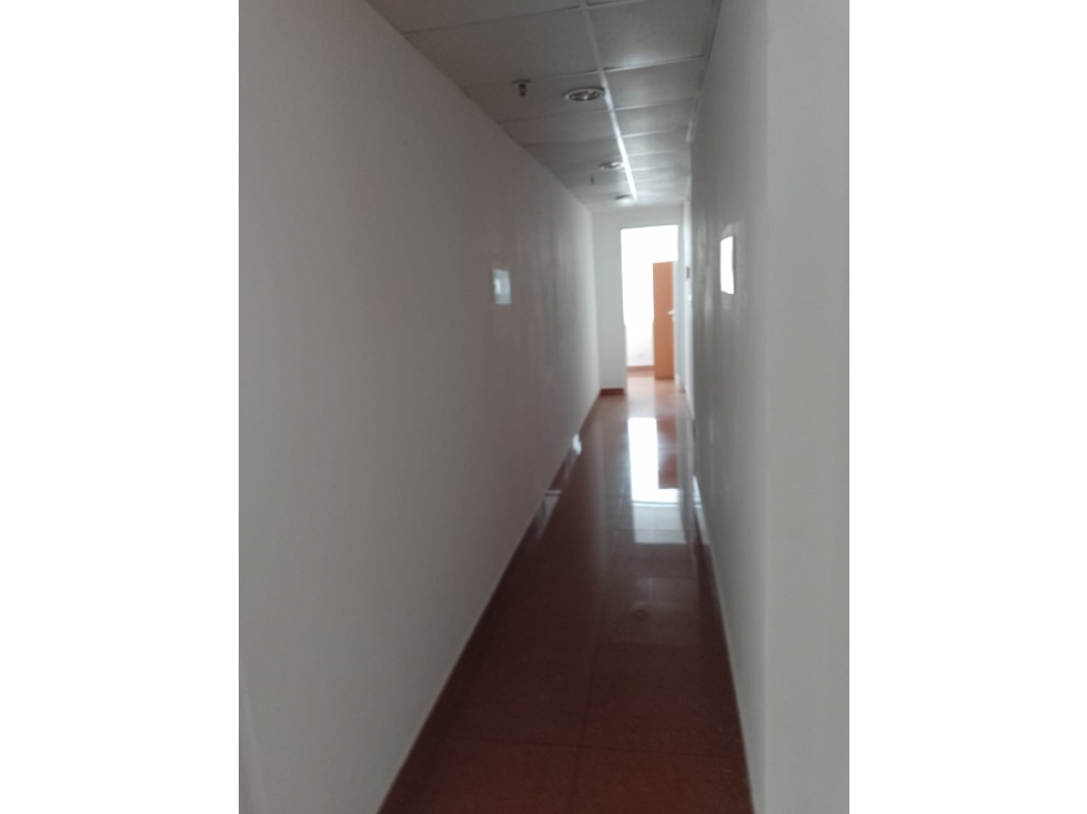 SE ALQUILA OFICINA EN EL CARMEN — foto 3