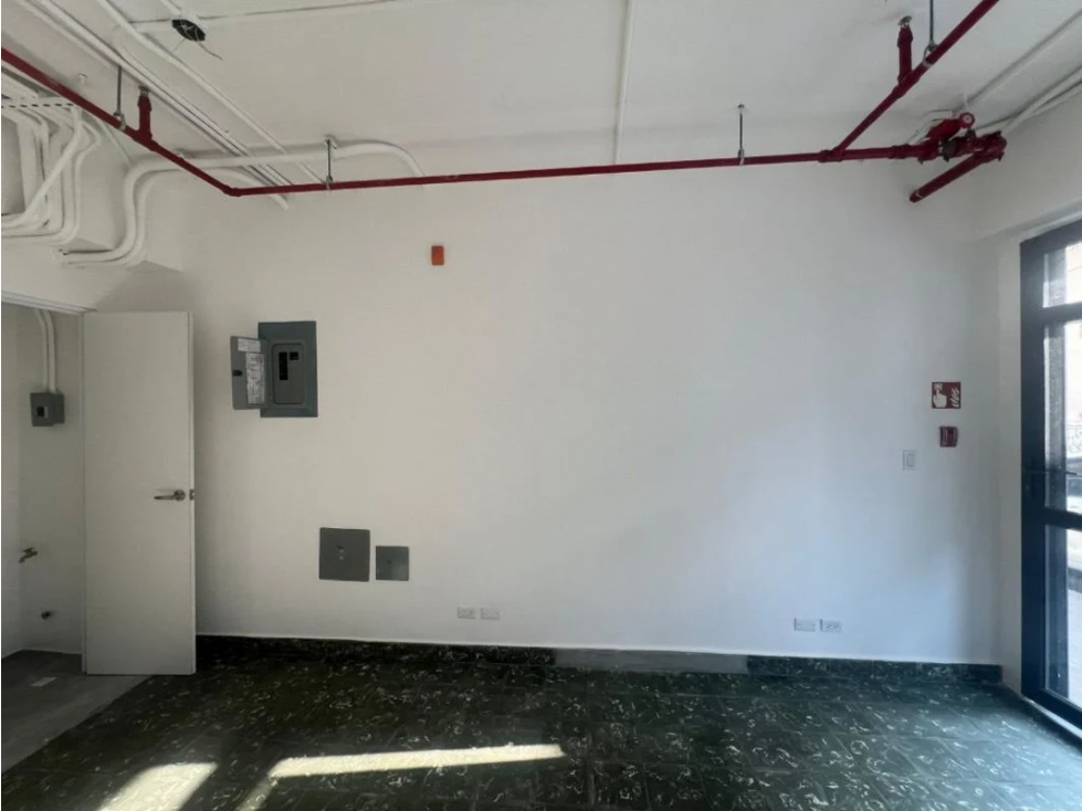 ALQUILER O VENTA LOCAL EN CASCO ANTIGUO NEGOCIABLE