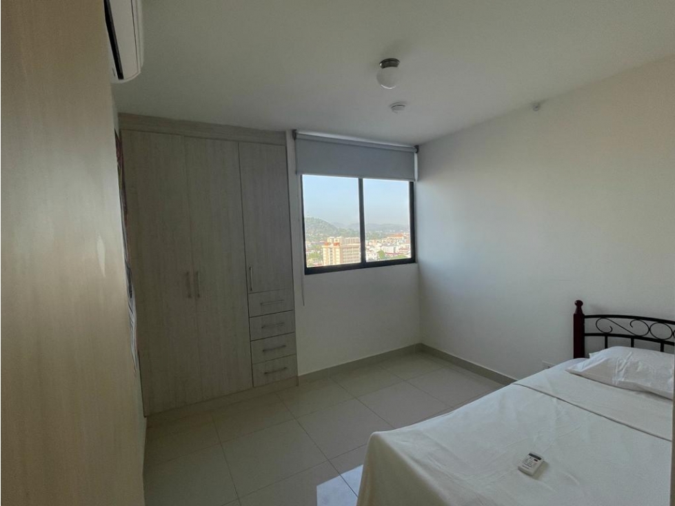 VENDO APARTAMENTO CON ALUSINANTES VISTAS A LA CINTA COSTERA $324000!!! — foto 4