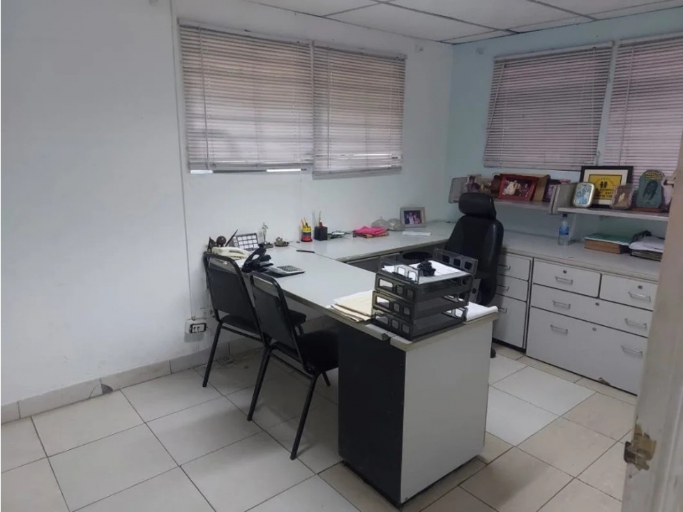 SE ALQUILA CASA COMERCIAL EN MONTE OSCURO $1200!! — foto 3