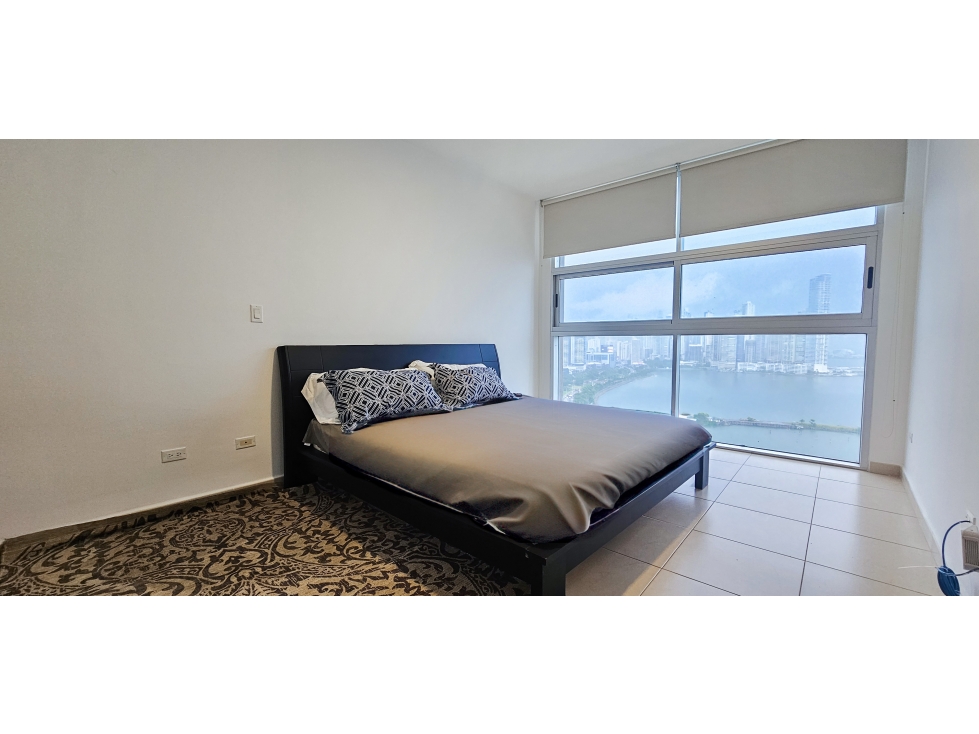 SE VENDE APARTAMENTO EN AV BALBOA