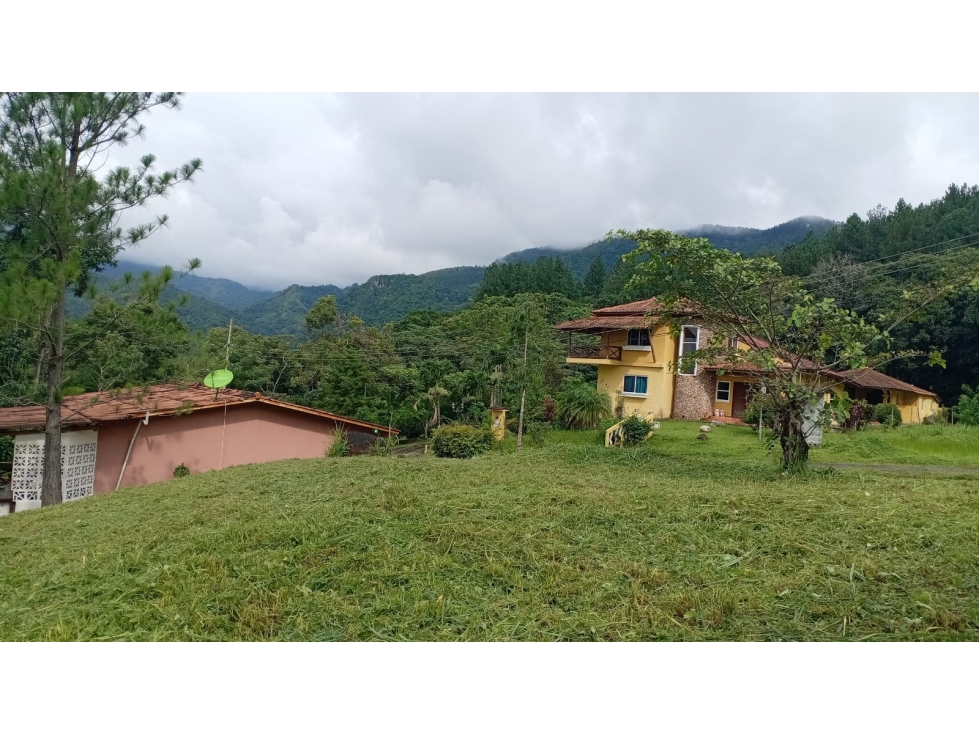 Se Vende Terreno en Altos del Maria