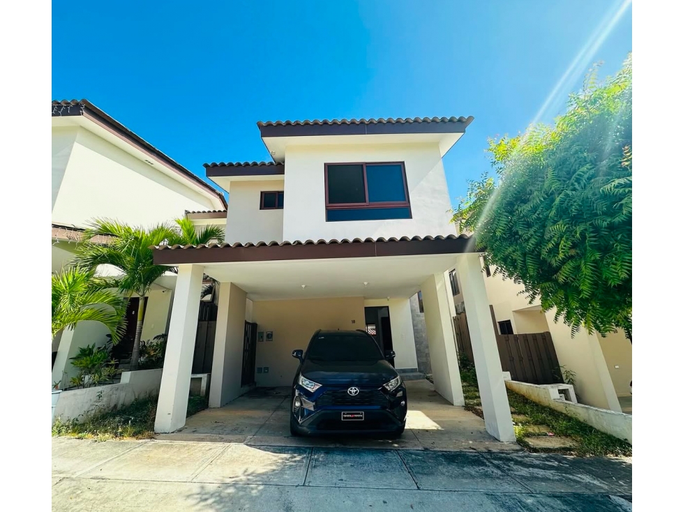 SE VENDE CASA EN PH GOLF GARDENS