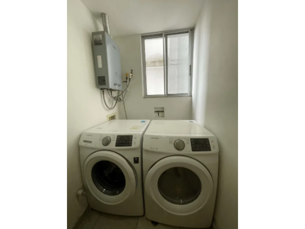 Apartamento Amoblado en 12 de Octubre