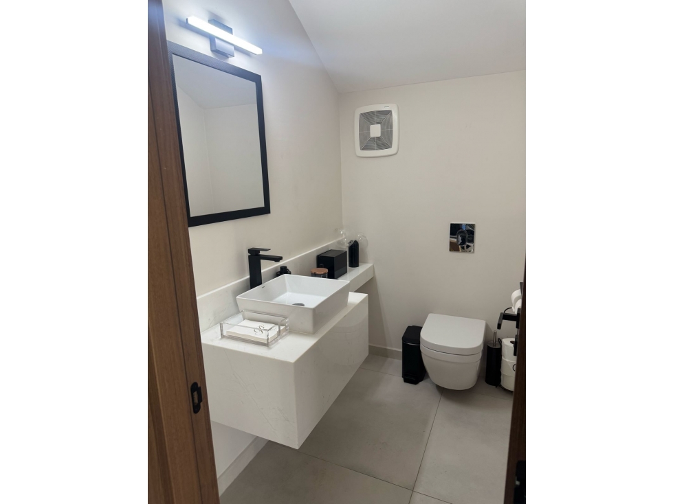 ¡Â¡ALQUILO O VENDO!! Moderna CASA en SANTA MARIA