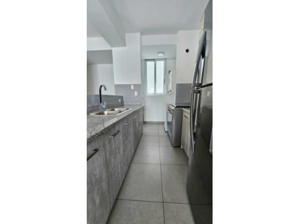 ALQUILER DE APARTAMENTO EN BELLA VISTA