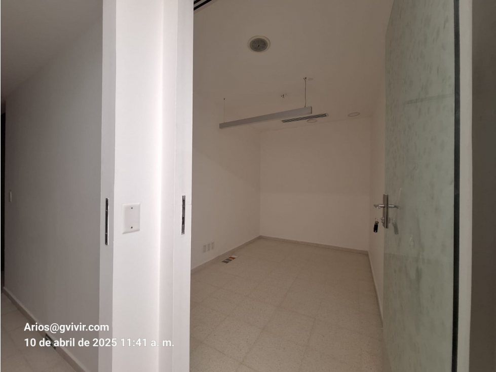 ¡Â¡SE ALQUILA !! LOCAL COMERCIAL en 12 DE OCTUBRE