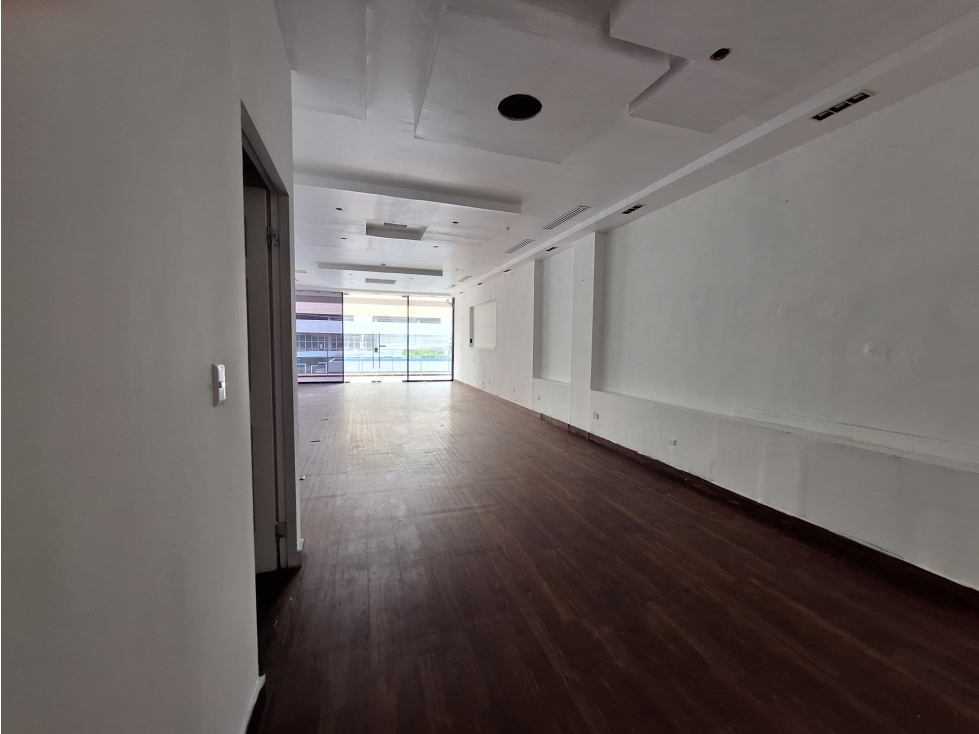 ¡Â¡SE ALQUILA !! LOCAL COMERCIAL en 12 DE OCTUBRE