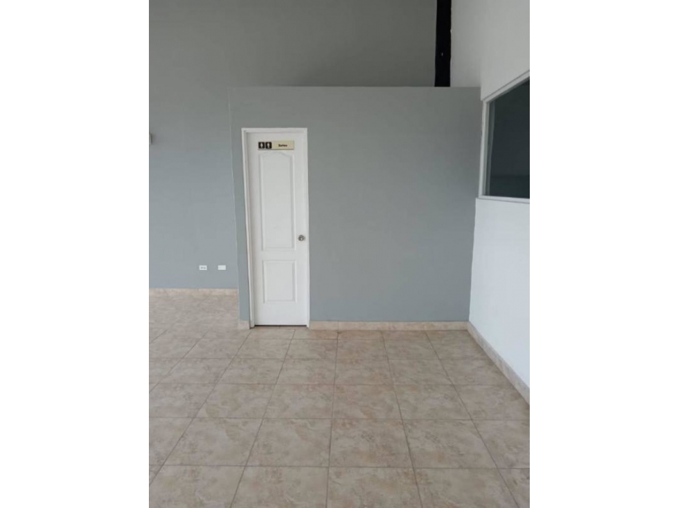 ¡¡SE VENDE !! Bodega Comercial en Las Mañanitas - 1