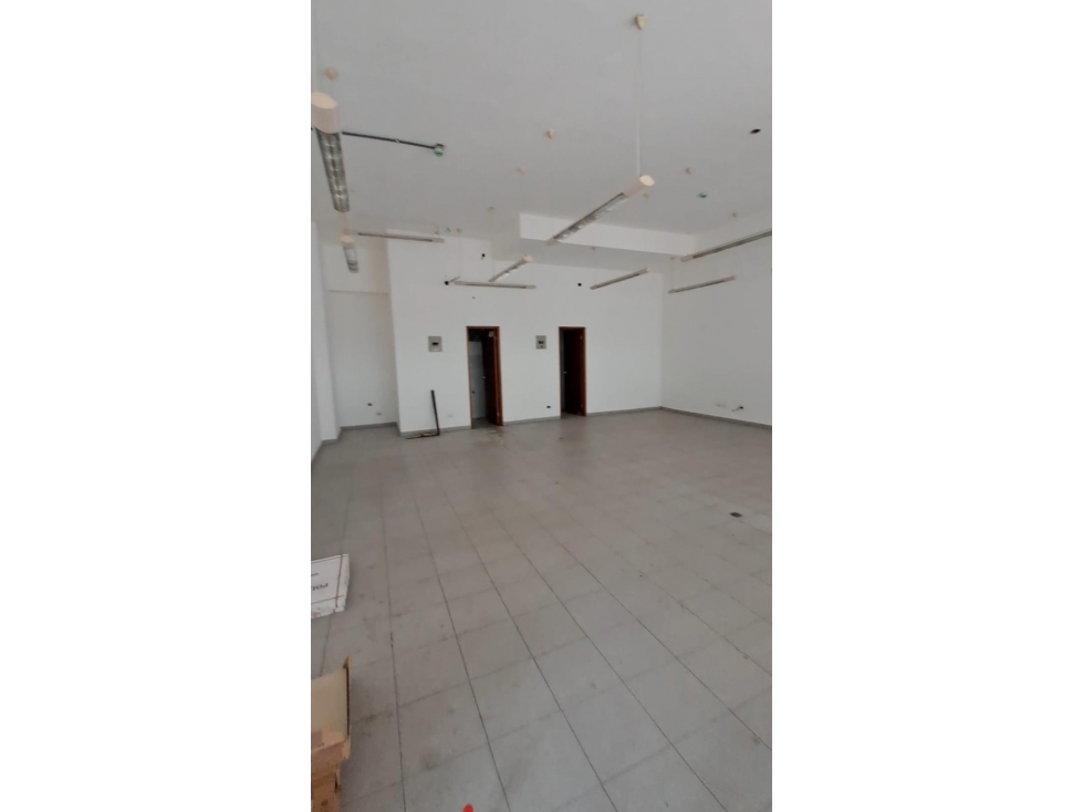 SE ALQUILAN LOCALES COMERCIALES EN VIA ARGENTINA — foto 3
