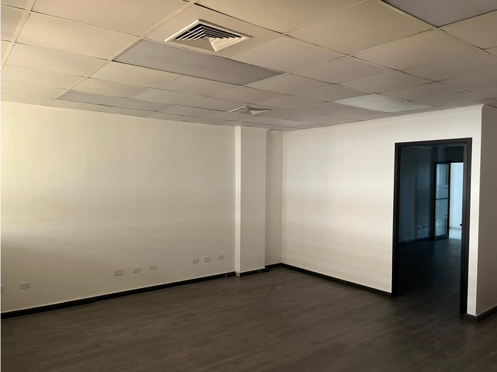 Se alquila Oficina 84.24 m² en Galerías Balboa — foto 4