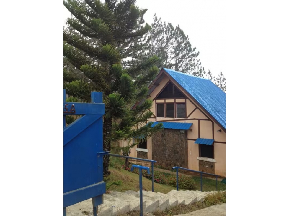 En venta casa en Altos de Cerro Azul - 1