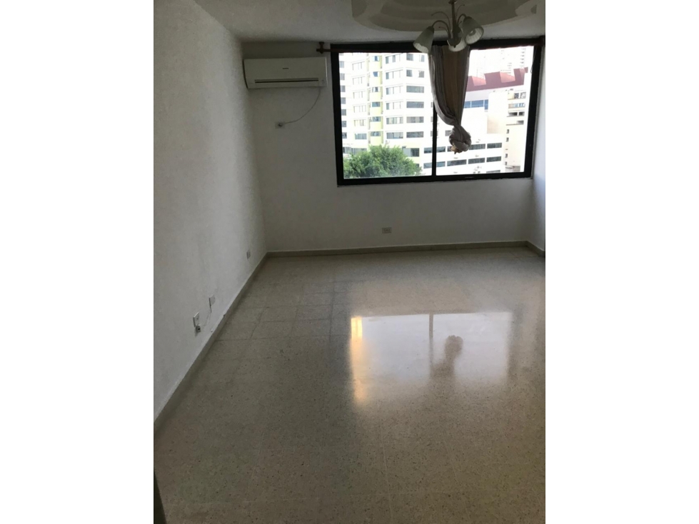SE ALQUILA APARTAMENTO EN MARBELLA LINEA BLANCA — foto 4