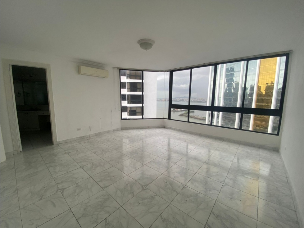 Se Alquila Apartamento en Marbella $1500 — foto 4