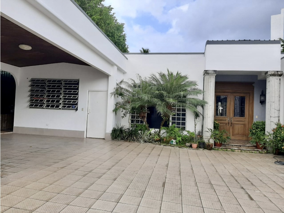 SE VENDE TERRENO EN SAN FRANCISCO CON DOS CASAS