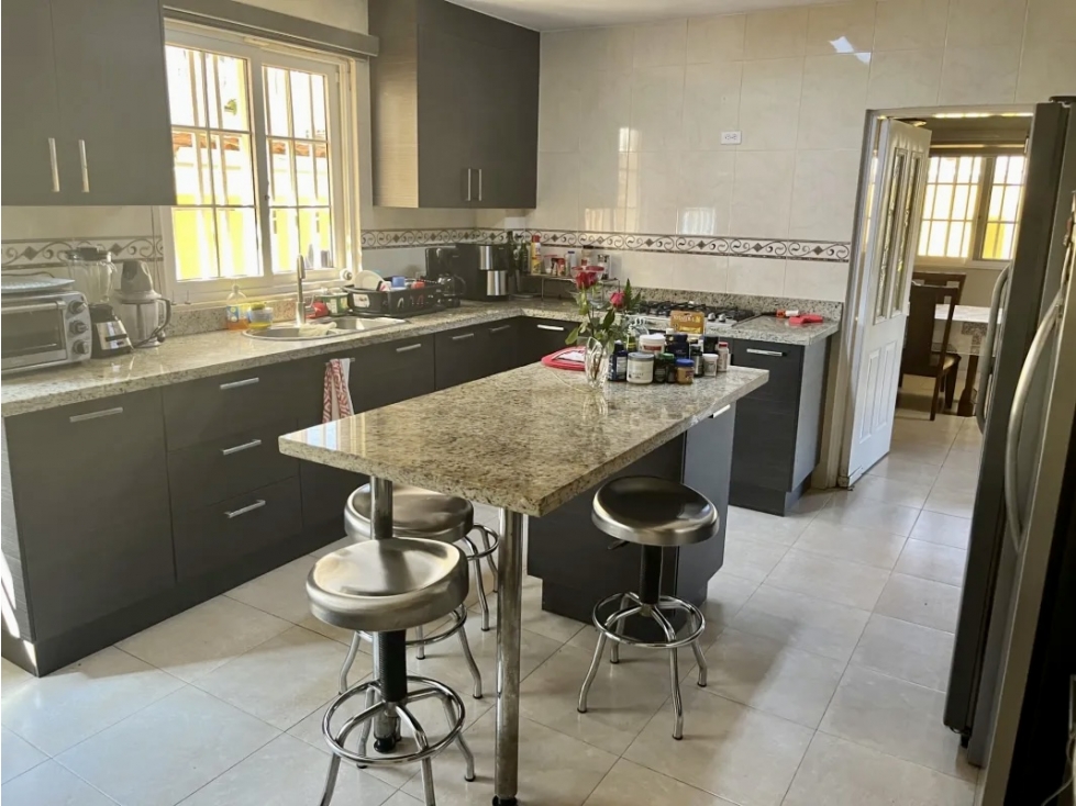 SE VENDE HERMOSA Y AMPLIA CASA EN RAINFOREST VILLAS $470,000 — foto 3