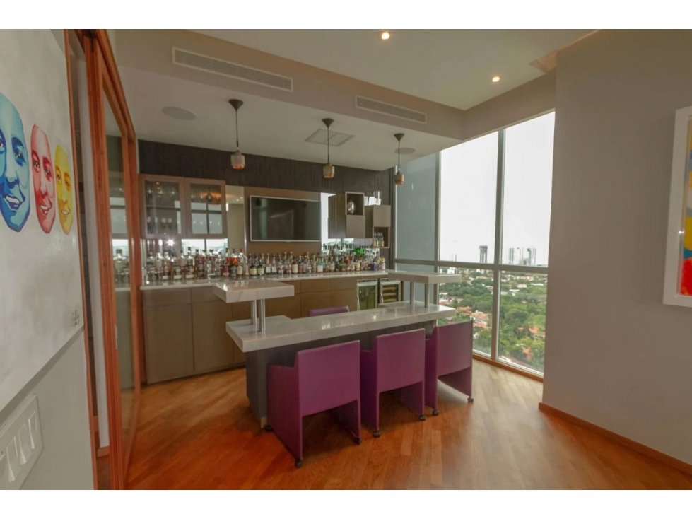 VENDO APARTAMENTO CON VISTA AL PARQUE OMAR EN ALTOS DEL GOLF $720.000