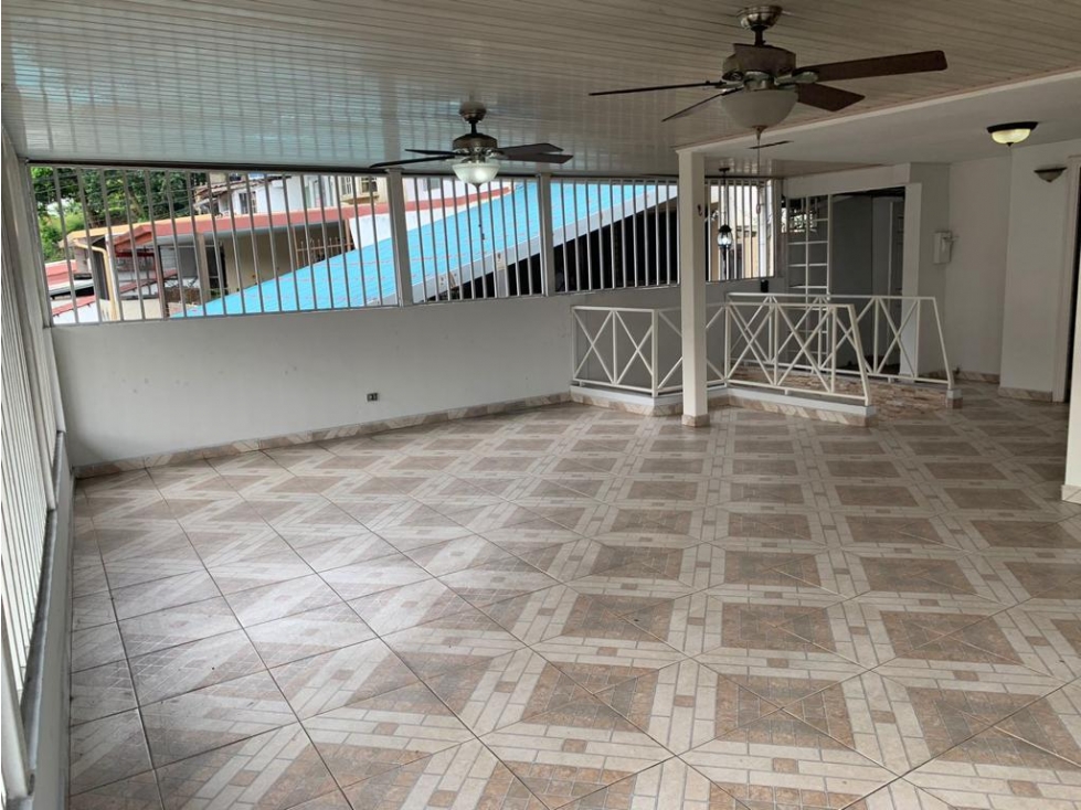 VENDO CASA EN BETHANIA LISTA PARA MUDARSE $285.000!!