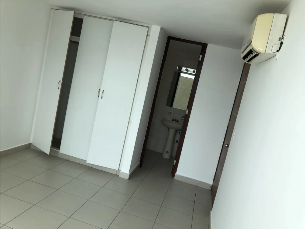 VENTA DE APARTAMENTO EN LA 12 DE OCTUBRE — foto 2