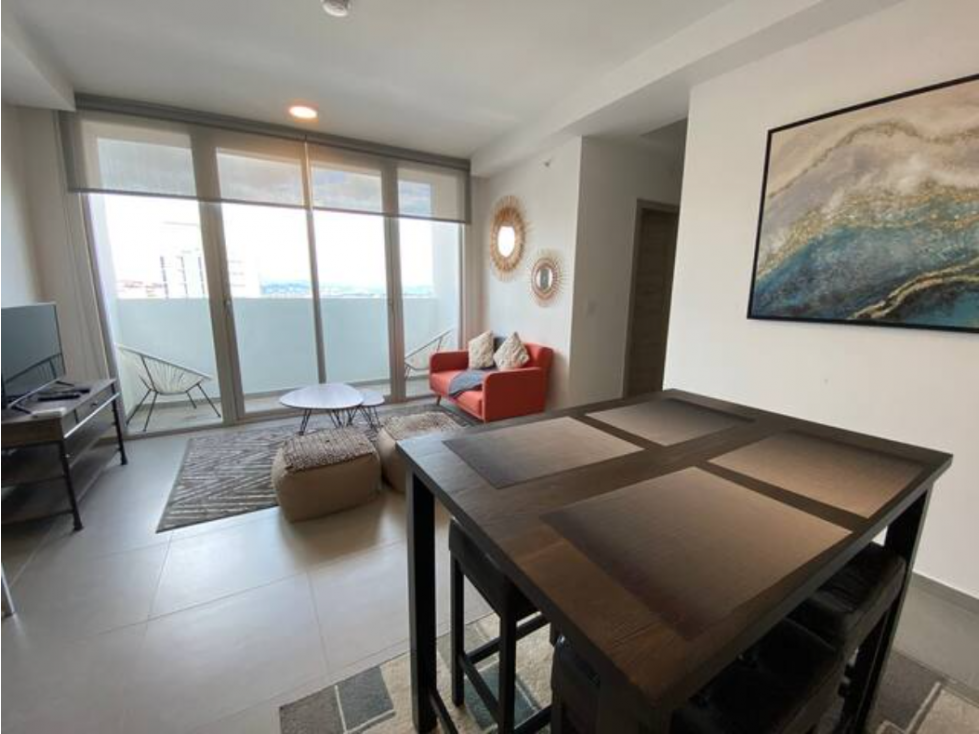 SE ALQUILA BELLO APARTAMENTO EN LA CRESTA
