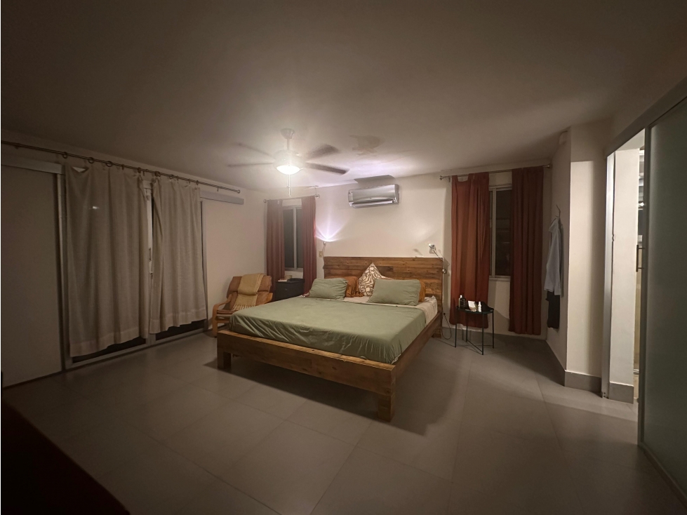 En venta casa de tres niveles en Clayton — foto 5