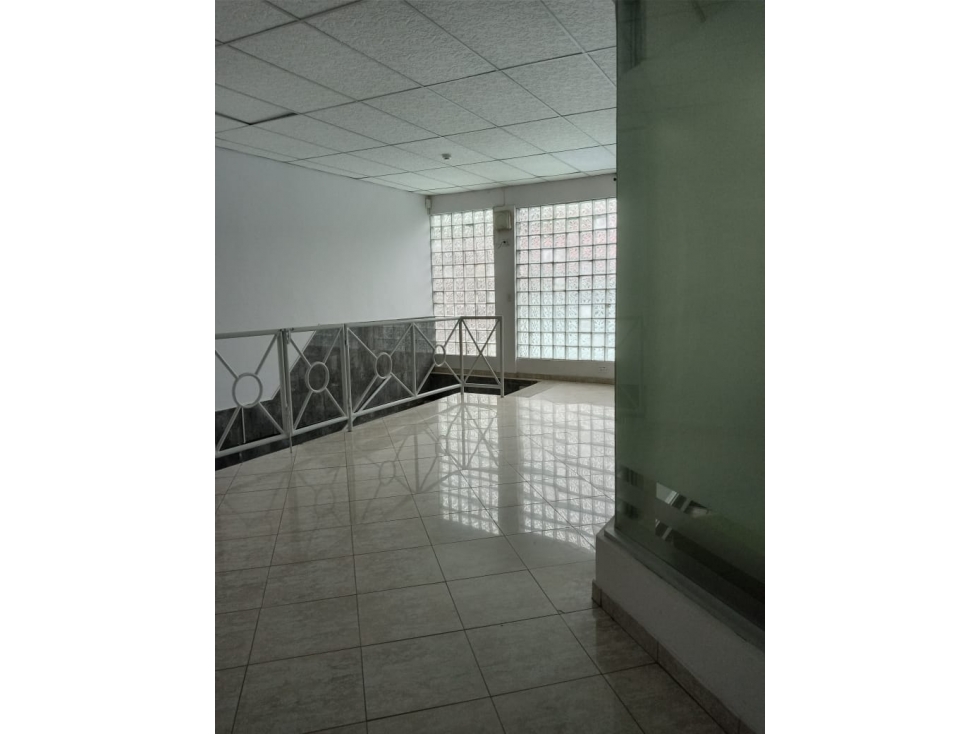 Se alquila oficina en san francisco de 130m2 $800 — foto 4