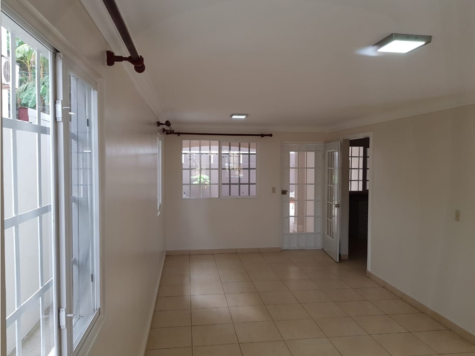 Se vende casa duplex en Villa Zaita 3Rec $220,000 — foto 3