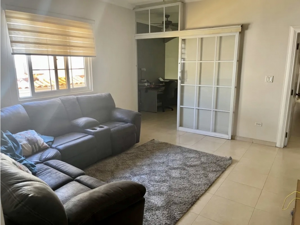 SE VENDE HERMOSA Y AMPLIA CASA EN RAINFOREST VILLAS $470,000 — foto 5