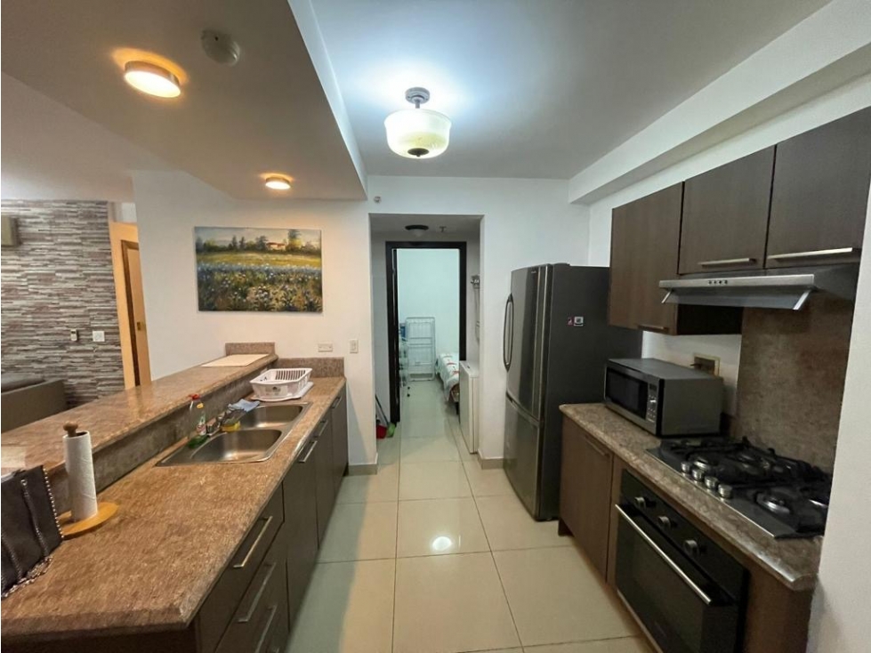 SE ALQUILA HERMOSO APARTAMENTO AMOBLADO EN TOP TOWERS — foto 4