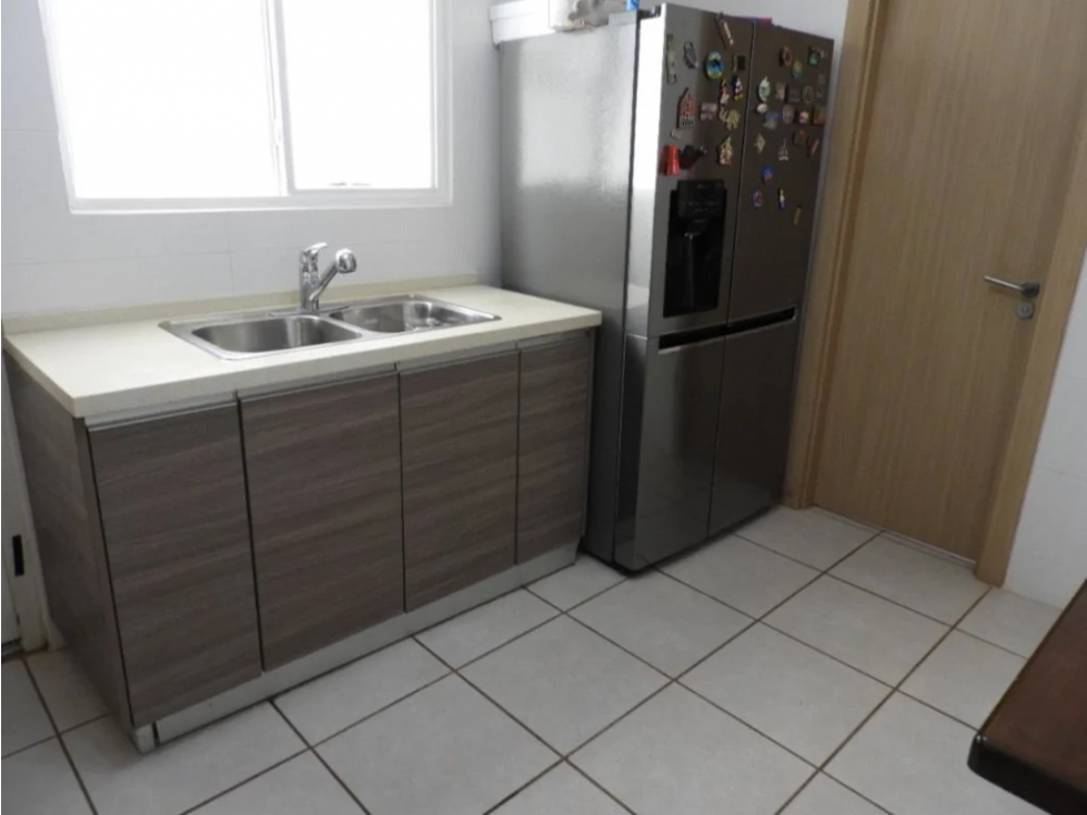 SE ALQUILA APARTAMENTO AMOBLADO EN BRISAS DEL GOLF - 6