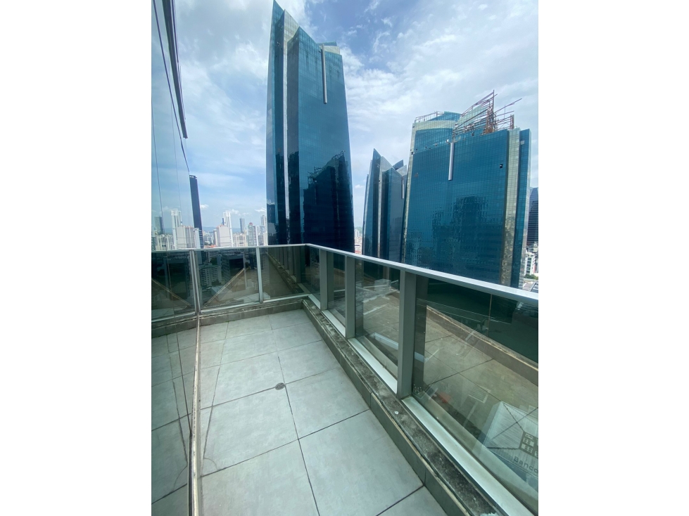 Se vende oficina en calle 50 edificio el tornillo