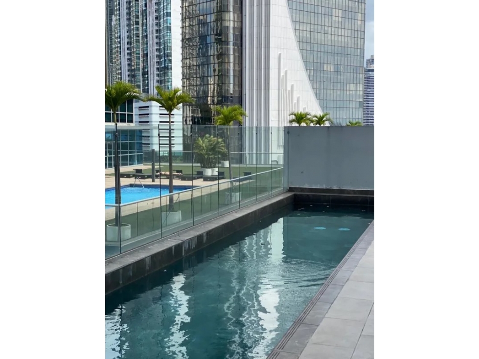 SE ALQUILA APARTAMENTO LUJOSO EN AV. BALBOA