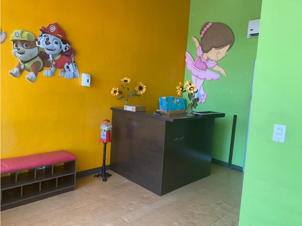 Se Vende Local Comercial 300 mts Brisas del Golf $340.000.oo - 3