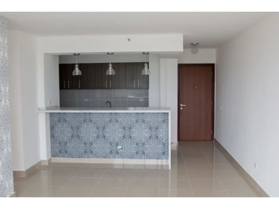 Se alquila apartamento en Carrasquilla $1.175 — foto 2