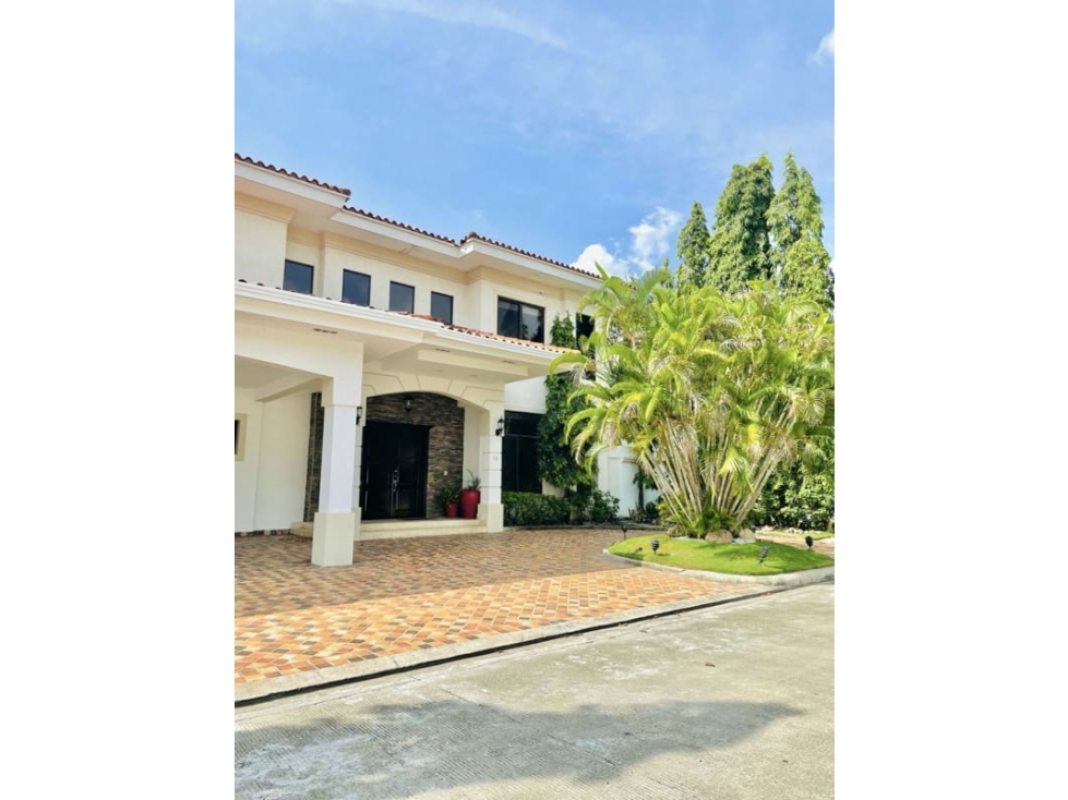 SE VENDE CASA EN COSTA DEL ESTE $1,649,000