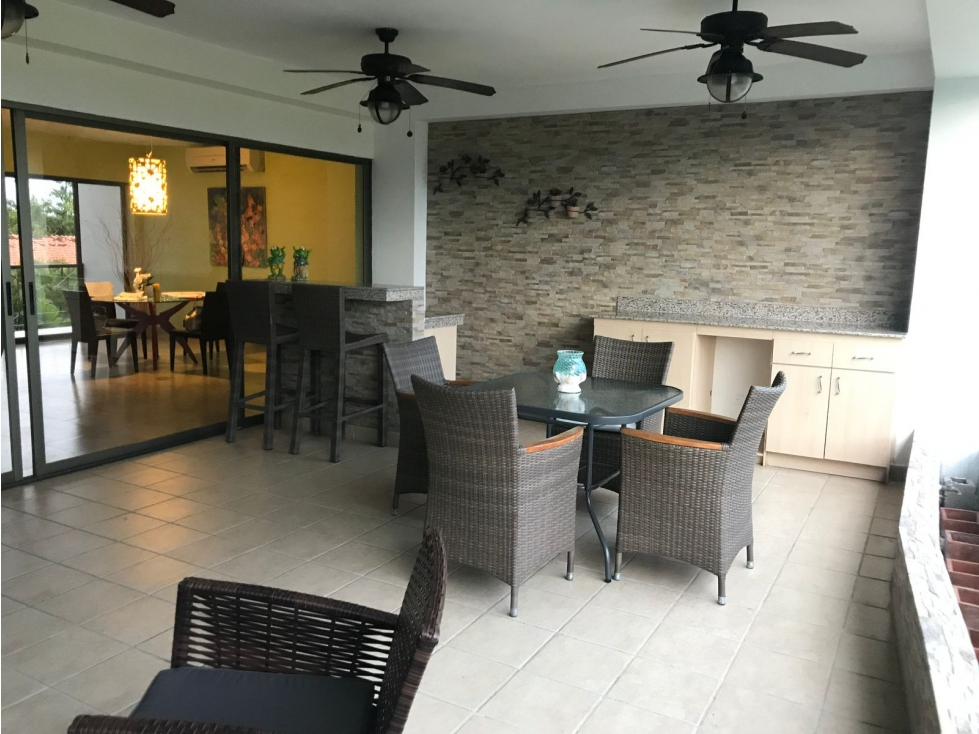 VENTA DE APARTAMENTO DE PLAYA EN SAN CARLOS