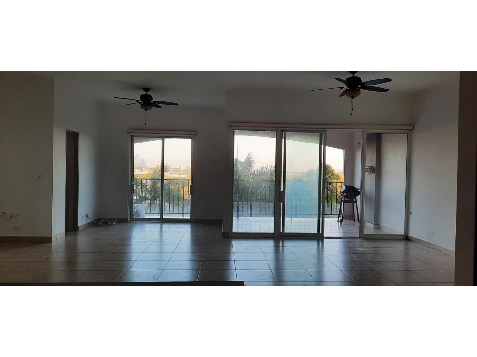 SE ALQUILA EXCLUSIVO APARTAMENTO EN AMADOR — foto 3