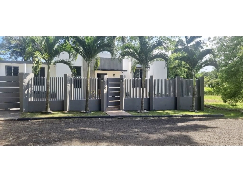 SE VENDE CASA EN LLANOS DE CURUNDU $698,500