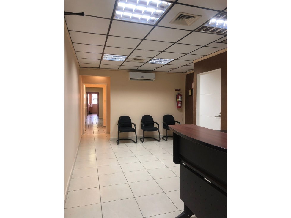 Venta edificio en Miraflores - Oficinas, bodega, y Parqueo de camiones - 4
